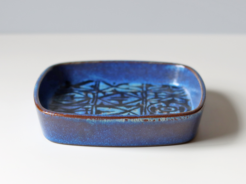 【北欧 デンマーク ヴィンテージ】Royal copenhagen (ロイヤルコペンハーゲン) Baca (バッカ) square plate NT 704/2883