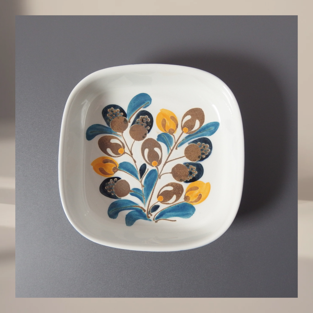 【北欧 ヴィンテージ】Royal copenhagen (ロイヤルコペンハーゲン) Baca (バッカ)square plate