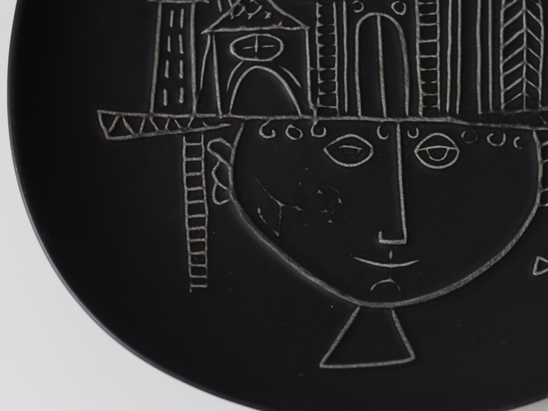 Gustavsberg (グスタフスベリ) Stig Lindberg(スティグ・リンドベリ) Piazza(ピアッツァ) 19.5cm plate black women/city │ 北欧 スウェーデン ヴィンテージ プレート 女性 街並み 陶磁器