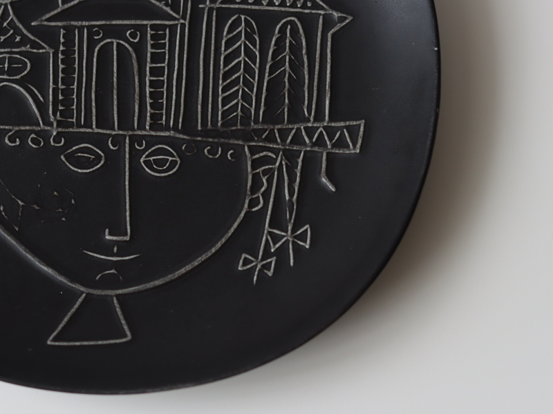 Gustavsberg (グスタフスベリ) Stig Lindberg(スティグ・リンドベリ) Piazza(ピアッツァ) 19.5cm plate black women/city │ 北欧 スウェーデン ヴィンテージ プレート 女性 街並み 陶磁器