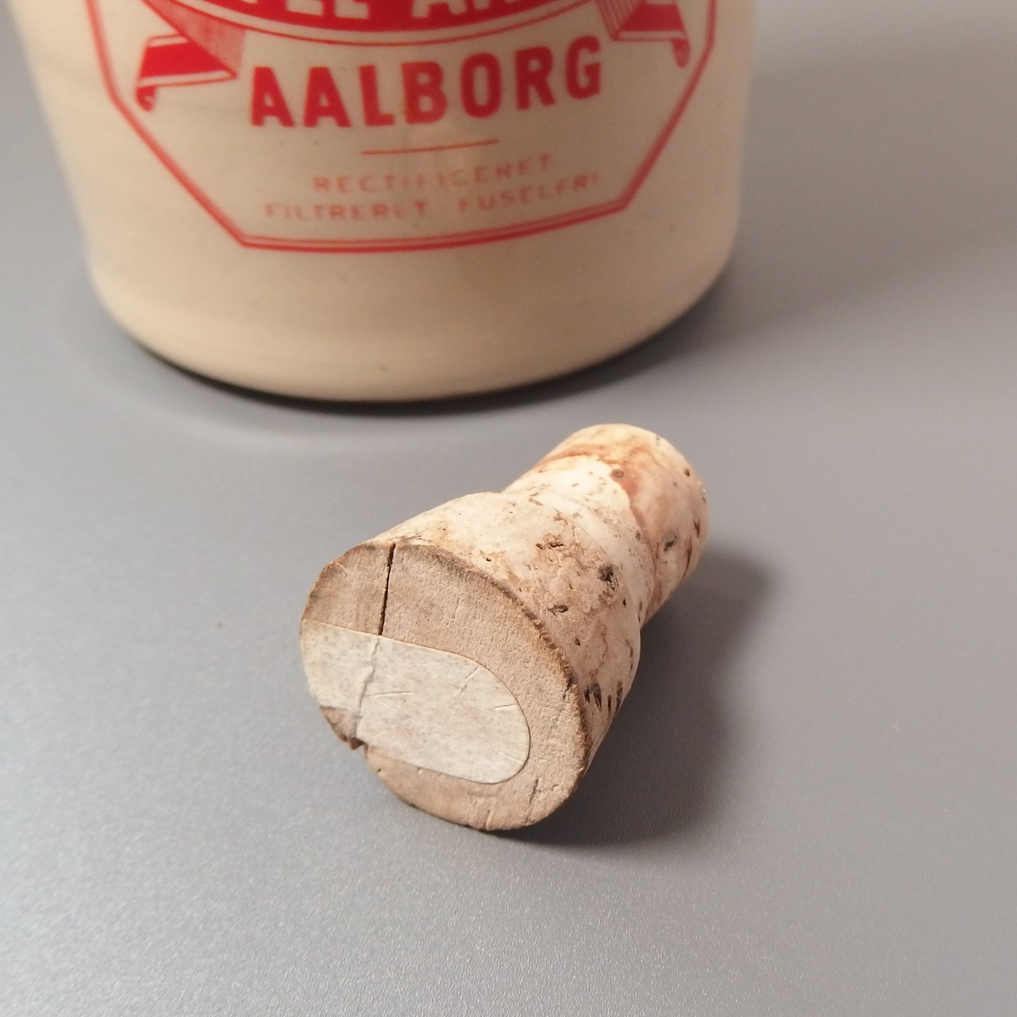 【北欧 ヴィンテージ】 AALBORG Taffel Akvavit bottle