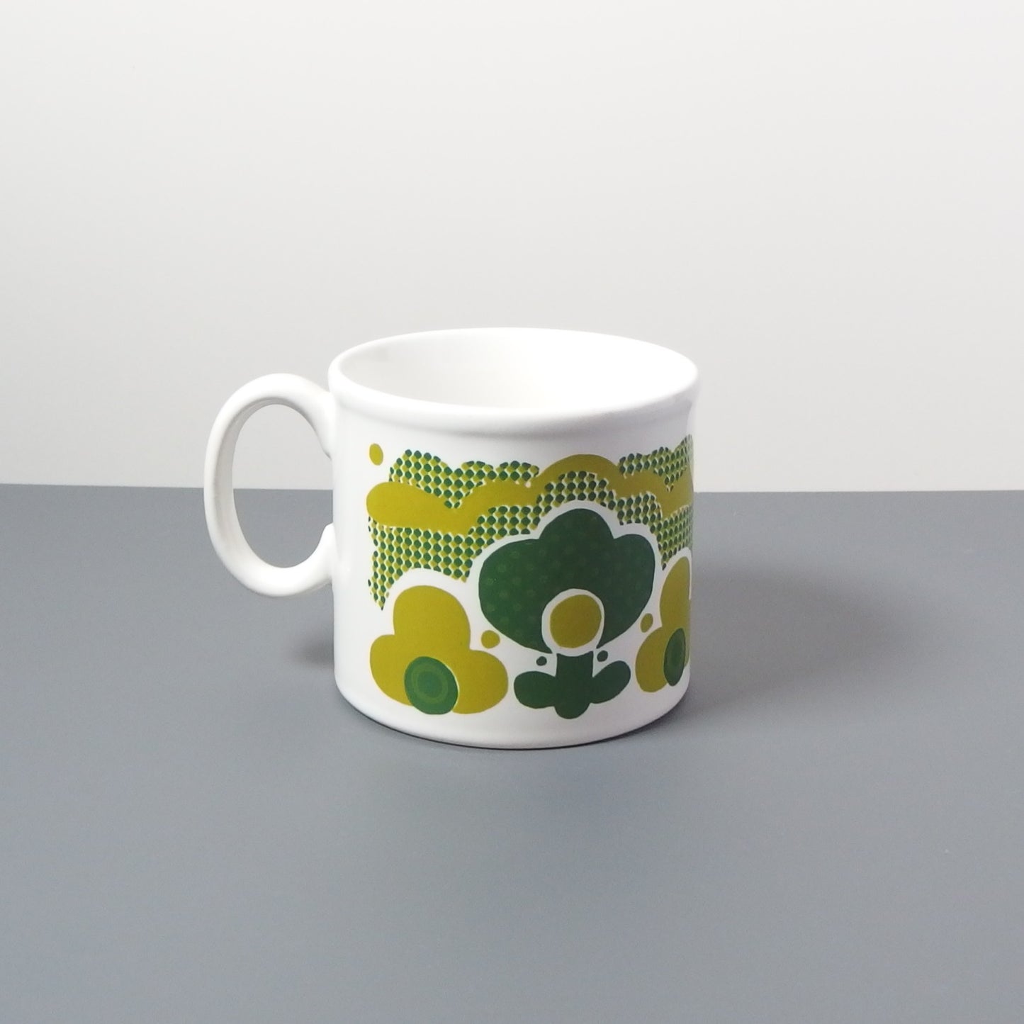 【北欧 ヴィンテージ】Staffordshire (スタッフォードシャー)flower mug