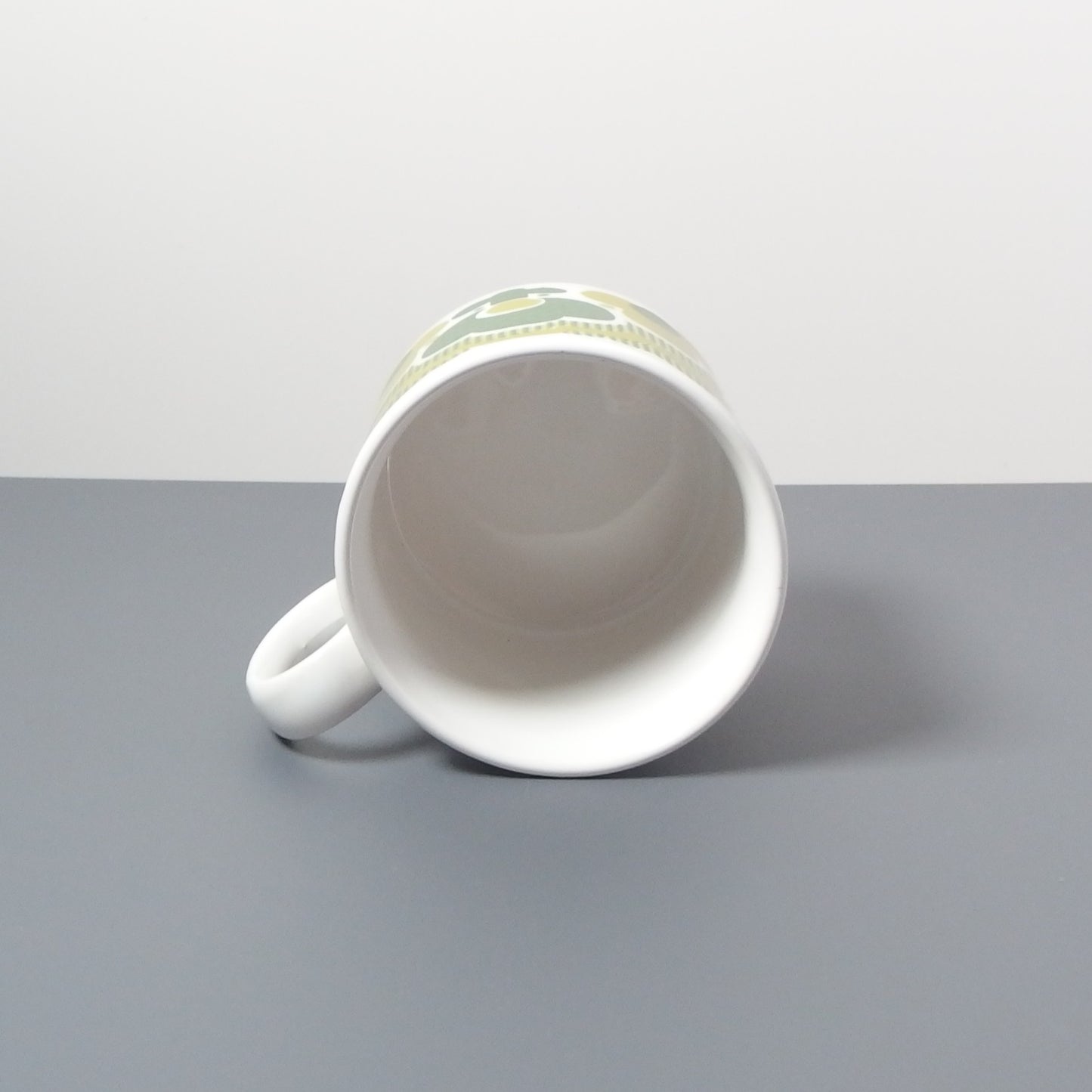 【北欧 ヴィンテージ】Staffordshire (スタッフォードシャー)flower mug