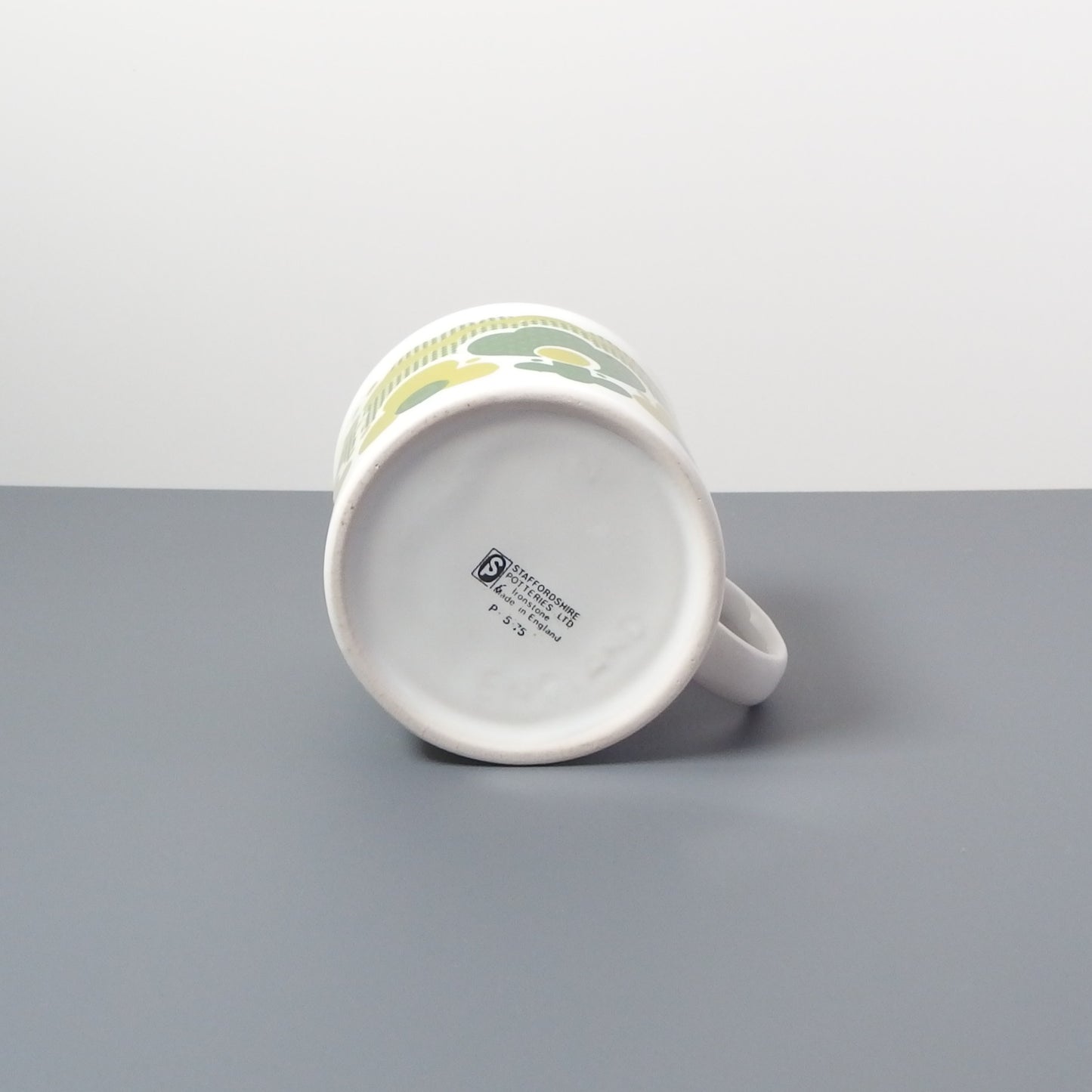 【北欧 ヴィンテージ】Staffordshire (スタッフォードシャー)flower mug