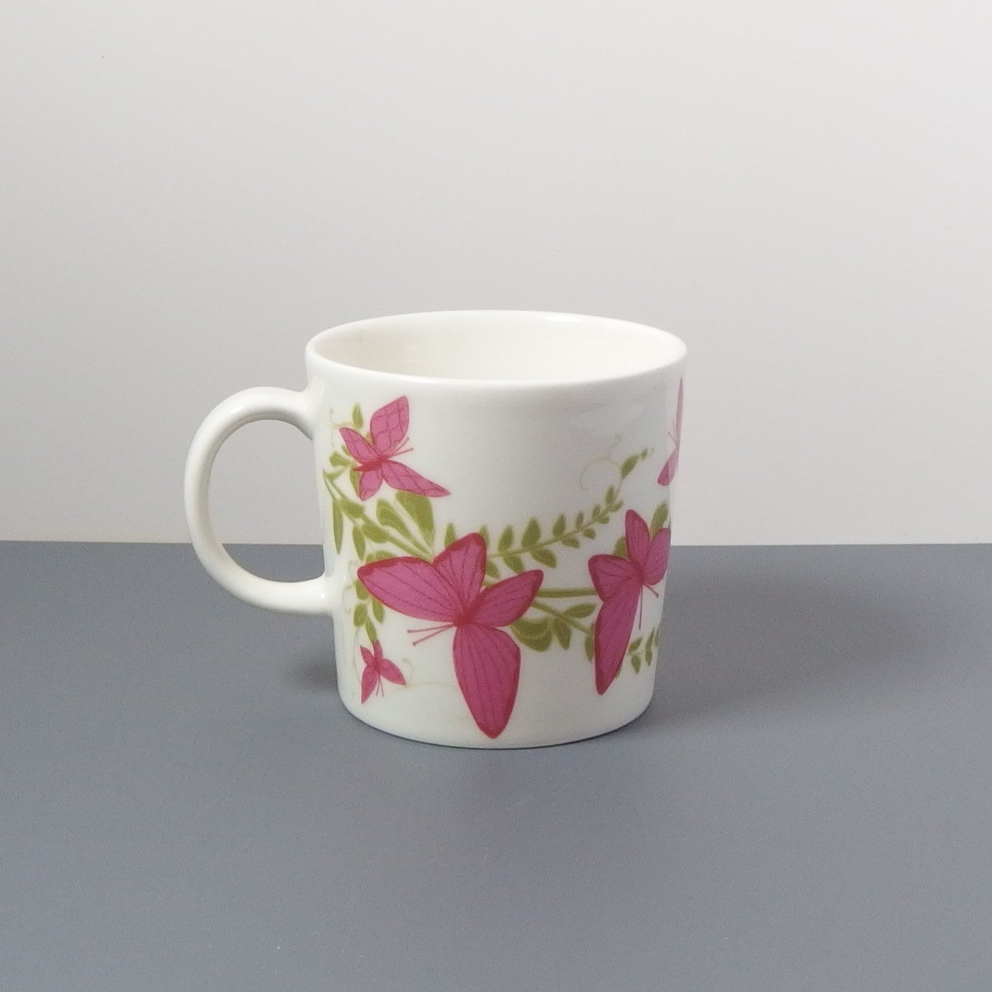 【北欧 ヴィンテージ】 Arabia (アラビア) Teema (ティーマ) mug Perhonen Neitoperho(Pink)