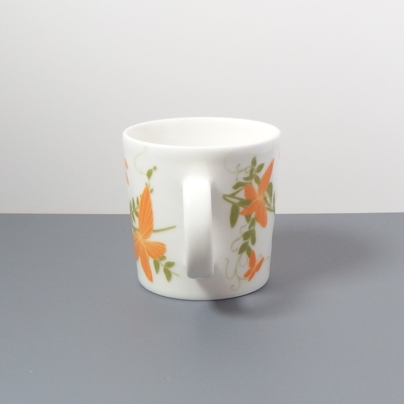 【北欧 ヴィンテージ】 Arabia (アラビア) Teema (ティーマ) mug Perhonen Kultasiipi(Orange)