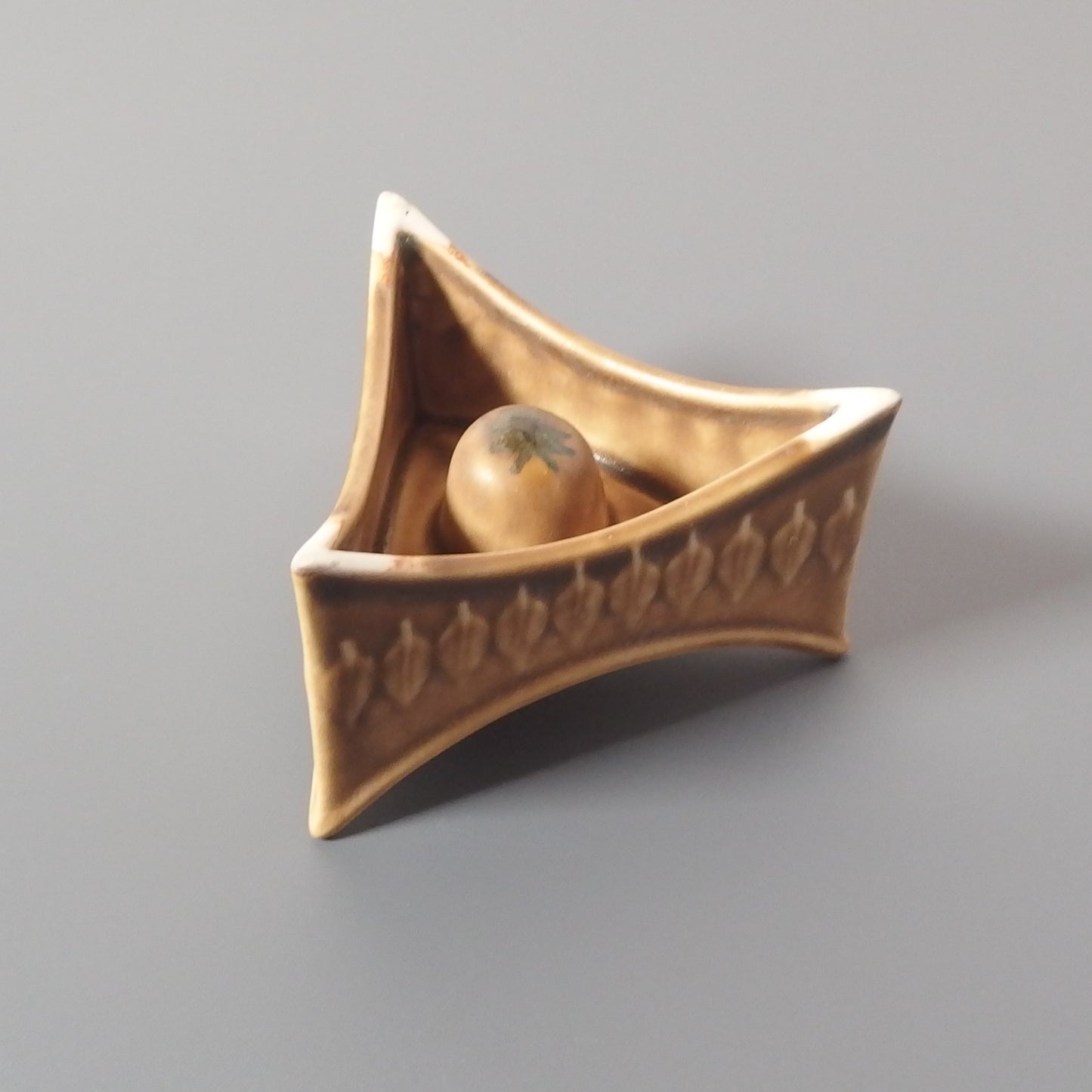 【北欧 ヴィンテージ】 Quistgaard (クイストゴー ) Relief (レリーフ) triangular candle holder