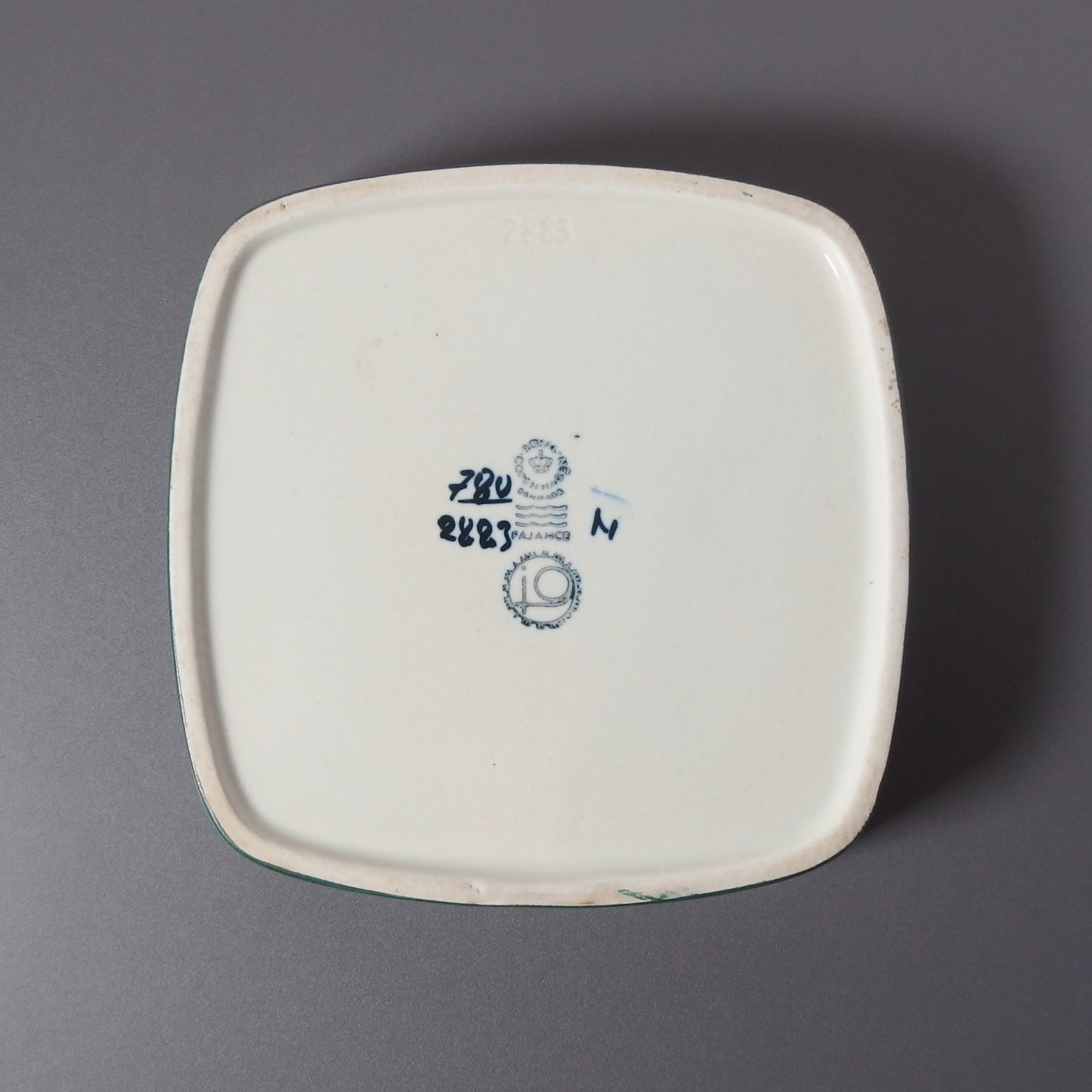 【北欧 ヴィンテージ】Royal copenhagen (ロイヤルコペンハーゲン) Baca (バッカ)square plate