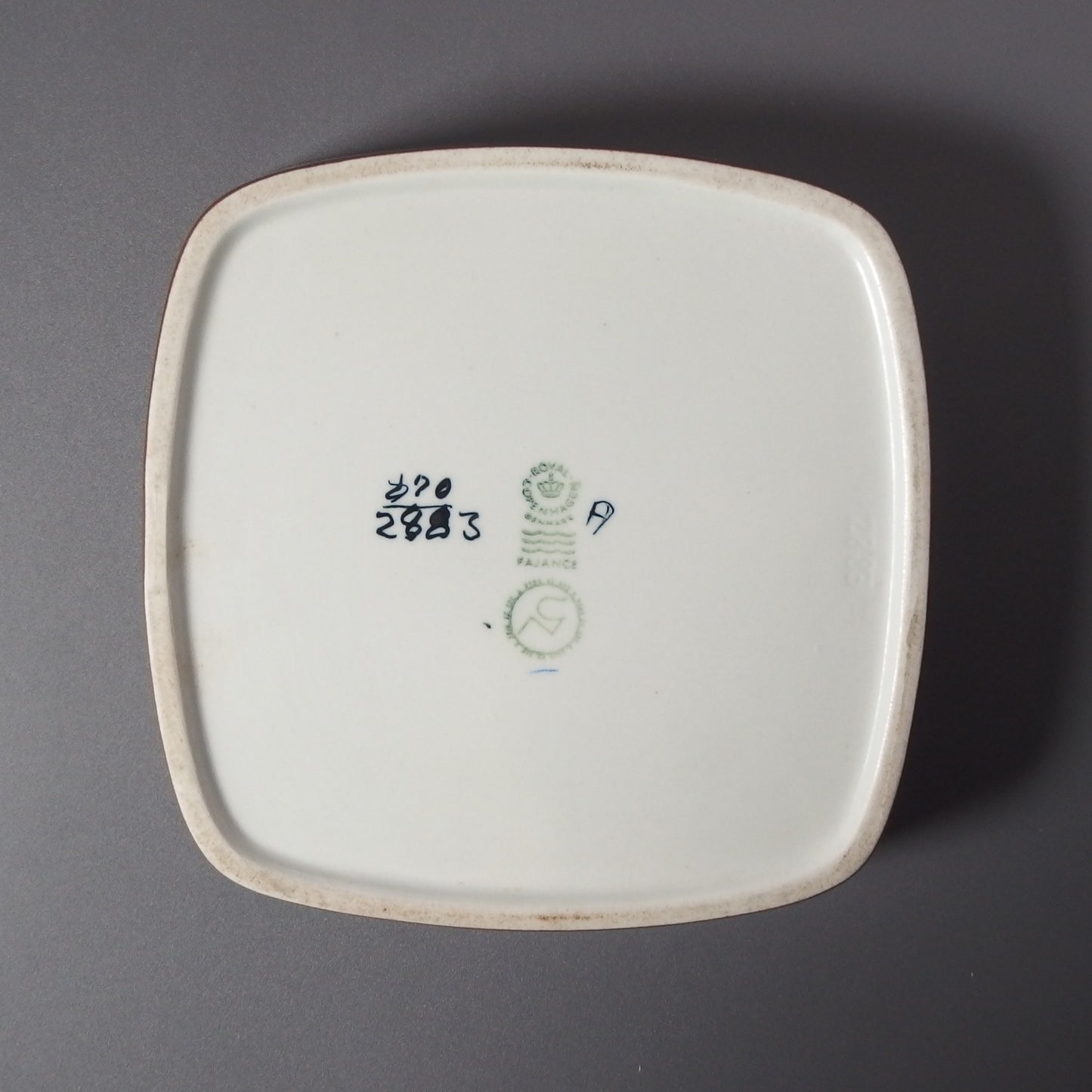 【北欧 ヴィンテージ】Royal copenhagen (ロイヤルコペンハーゲン) Baca (バッカ)square plate