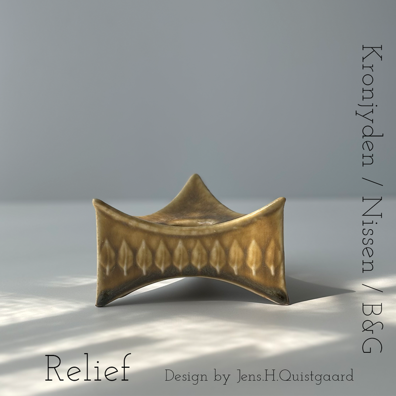 【北欧 デンマーク ヴィンテージ】 Quistgaard (クイストゴー ) Relief (レリーフ) triangular candle holder