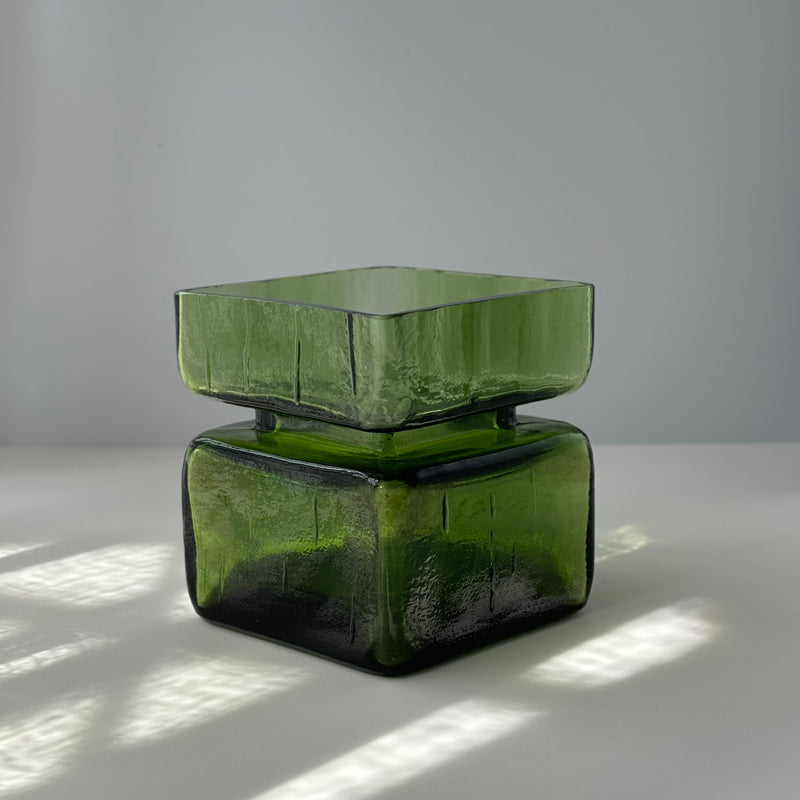 Riihimaen Lasi （リーヒマエンラシ） Helena Tynell（ヘレナ・ティネル）Pala （パラ）Lサイズ ライトブルー H11.5cm │ 北欧 フィンランド ヴィンテージ 花瓶 ガラス