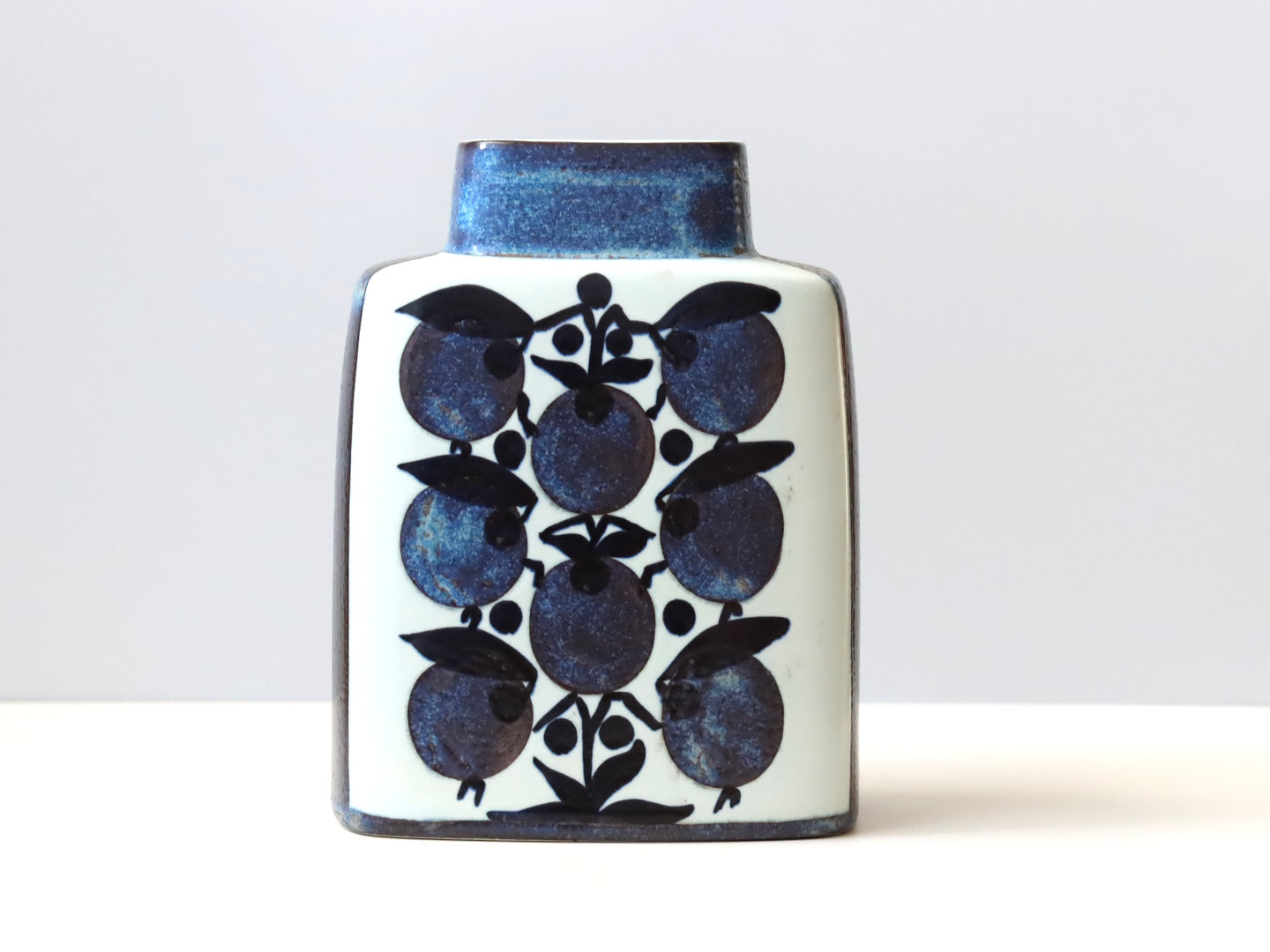 Royal copenhagen （ロイヤルコペンハーゲン） Tenera （テネラ） vase blueberry GH │ 北欧ヴィンテージ デンマーク 花瓶 ブルーベリー  陶磁器