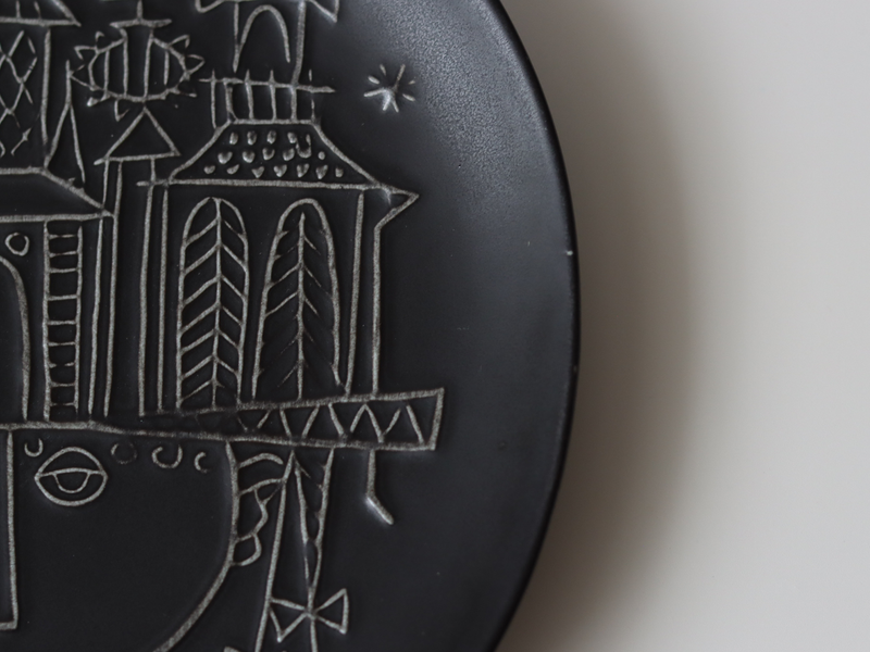 Gustavsberg （グスタフスベリ） Stig Lindberg（スティグ・リンドベリ） Piazza（ピアッツァ） 19.5cm plate black women/city │ 北欧 スウェーデン ヴィンテージ プレート 女性 街並み 陶磁器