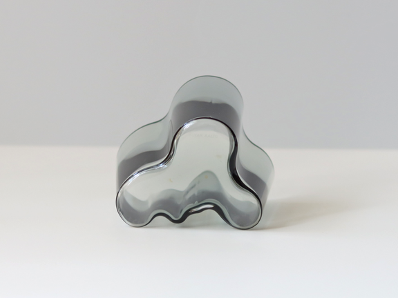 iittala (イッタラ) Alvar Aalto vase H9.5cm smoke │ 北欧 iittala (イッタラ) Alvar Aalto vase H9.5cm smoke │ 北欧