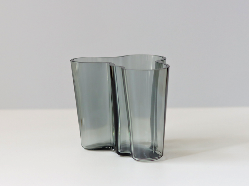 iittala  （イッタラ） Alvar Aalto vase H9.5cm smoke │ 北欧 フィンランド アアルトベース スモーク 花瓶