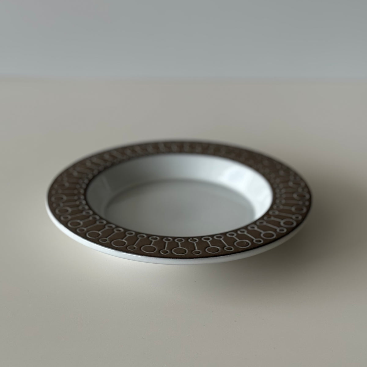 【北欧 スウェーデン ヴィンテージ】Upsala Ekeby （ウプサラエクビー） Cornus plate 9030 Goran Andersson
