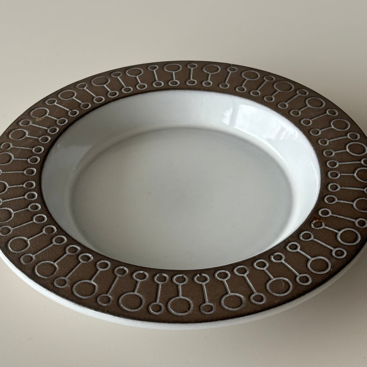 【北欧 スウェーデン ヴィンテージ】Upsala Ekeby （ウプサラエクビー） Cornus plate 9030 Goran Andersson