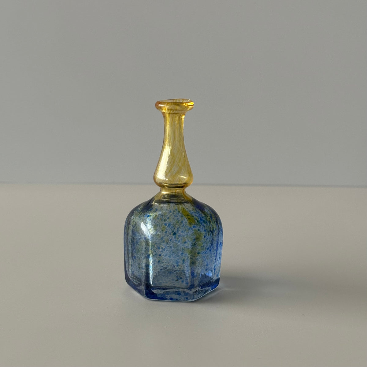【北欧 スウェーデン ヴィンテージ】Kosta Boda （コスタ・ボダ） Antikva vase miniature Blue / Yellow