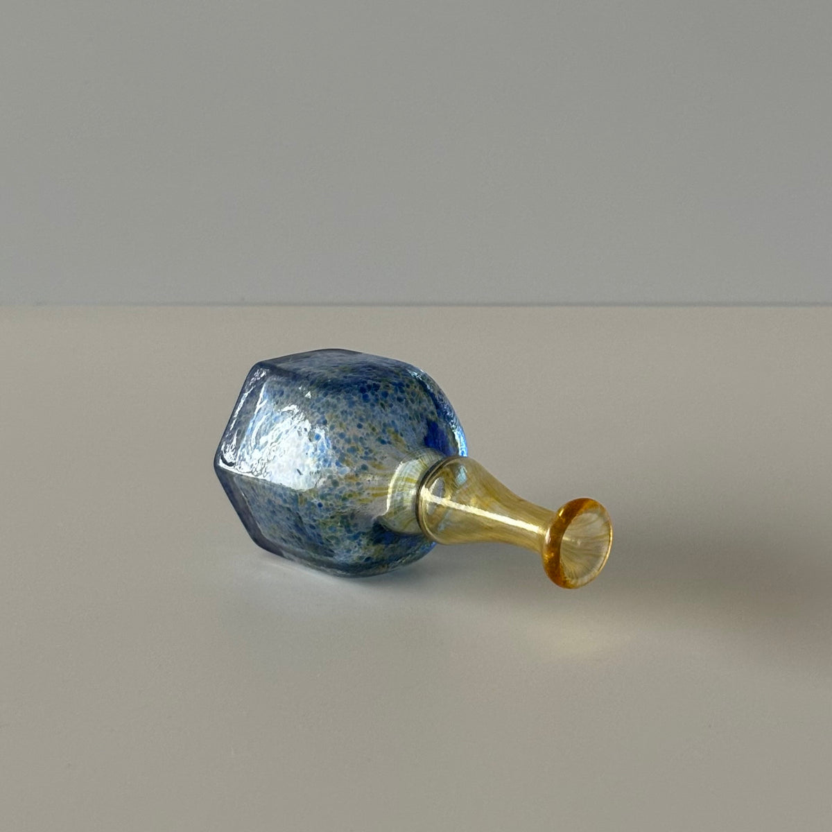 【北欧 スウェーデン ヴィンテージ】Kosta Boda （コスタ・ボダ） Antikva vase miniature Blue / Yellow