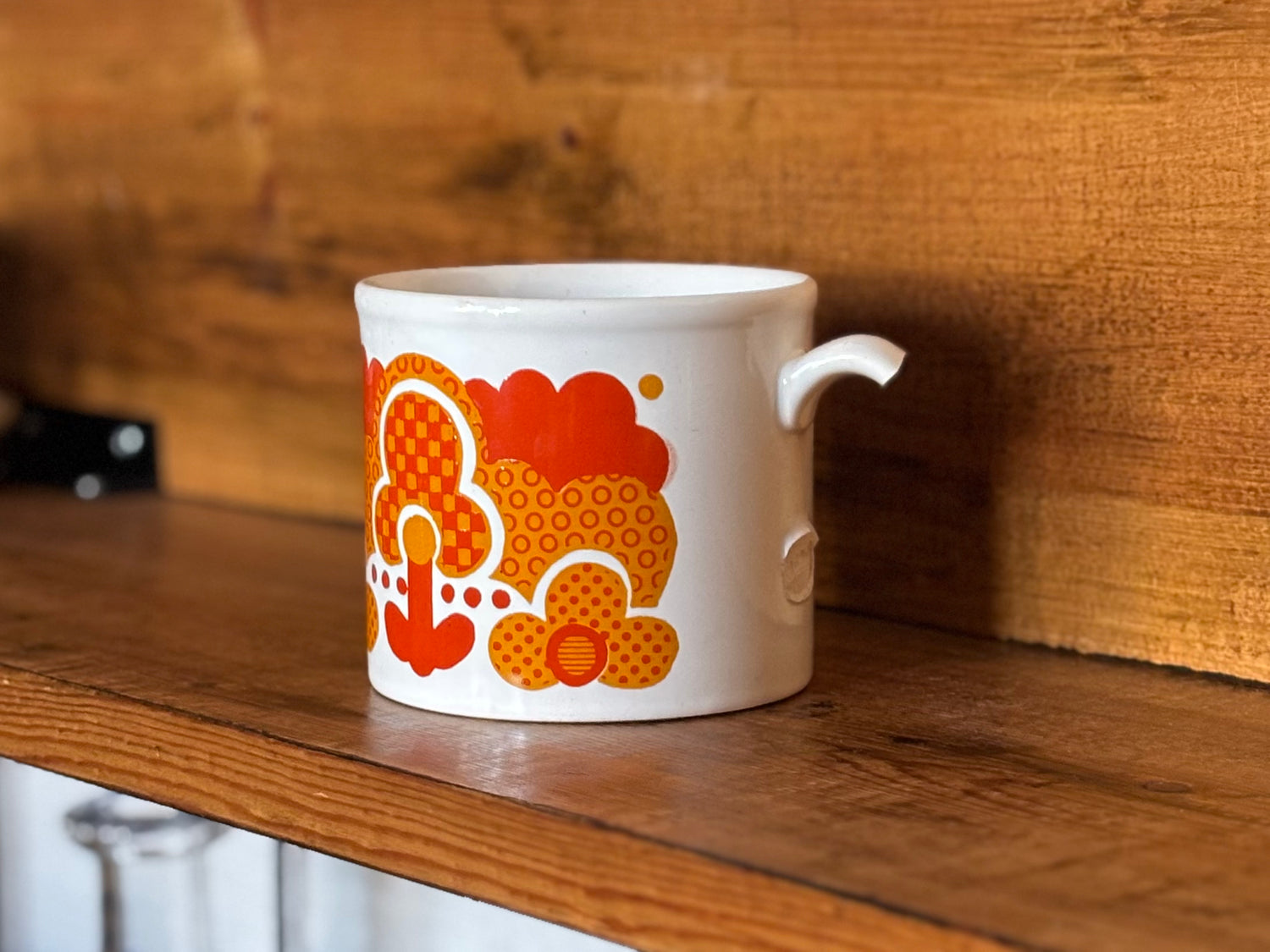 【WAKEARI GIFT】訳あり Staffordshire マグカップ オレンジ 持ち手割れ