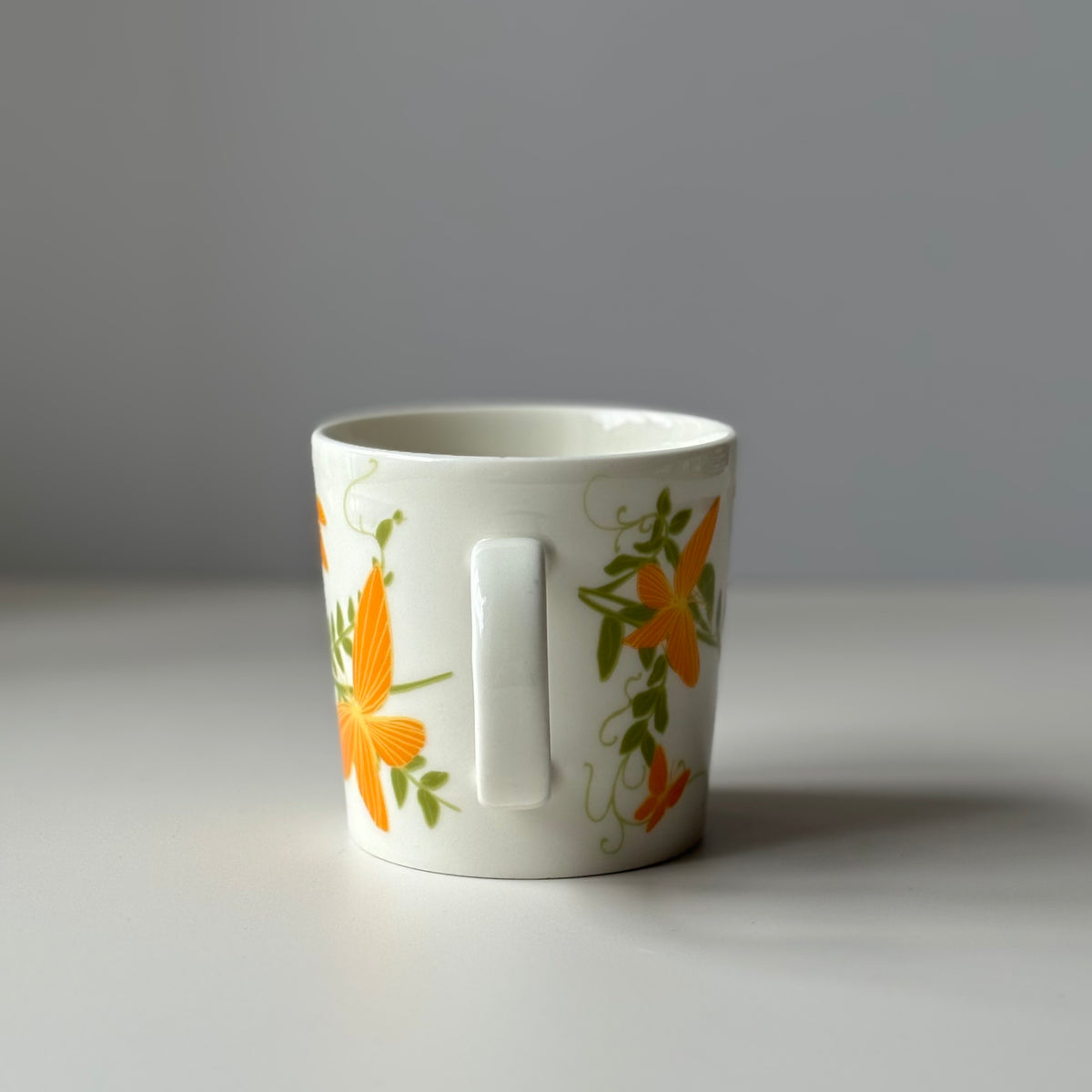 【北欧 フィンランド ヴィンテージ】 Arabia （アラビア） Teema （ティーマ） mug Perhonen Kultasiipi（Orange）
