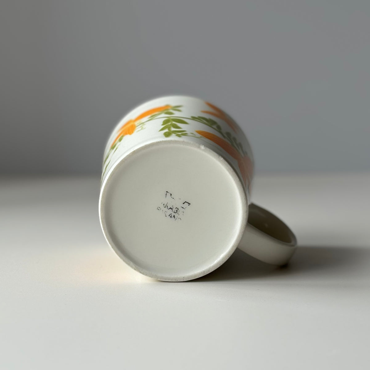 【北欧 フィンランド ヴィンテージ】 Arabia （アラビア） Teema （ティーマ） mug Perhonen Kultasiipi（Orange）