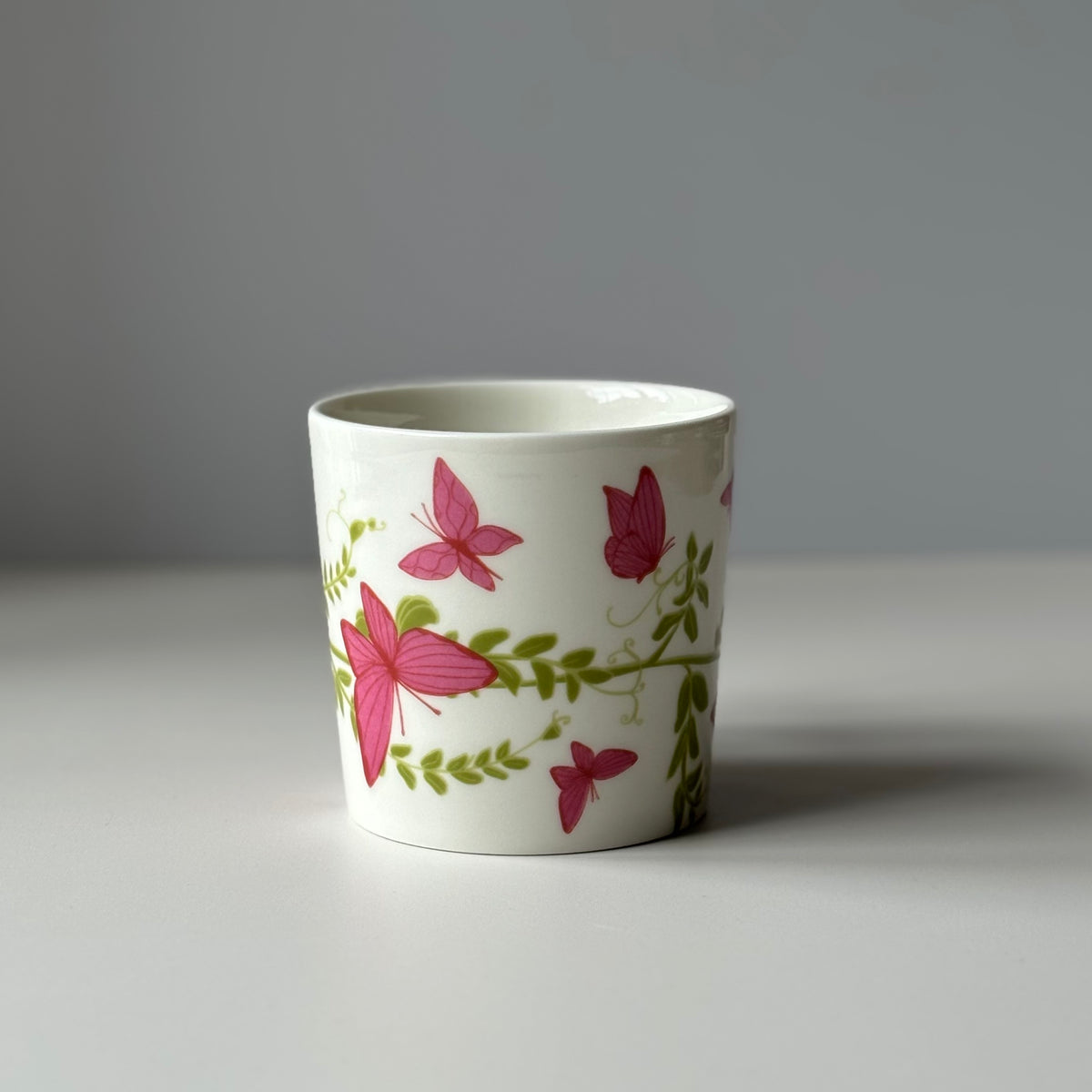【北欧 フィンランド ヴィンテージ】 Arabia （アラビア） Teema （ティーマ） mug Perhonen Neitoperho（Pink）