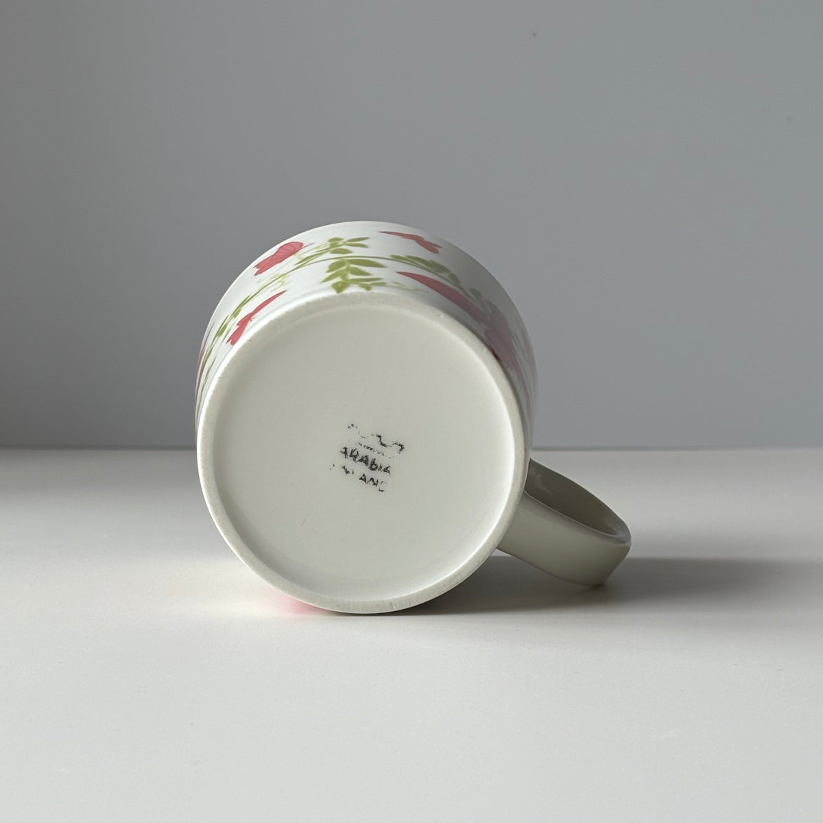 【北欧 フィンランド ヴィンテージ】 Arabia （アラビア） Teema （ティーマ） mug Perhonen Neitoperho（Pink）