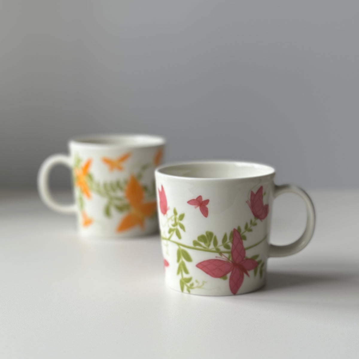 【北欧 フィンランド ヴィンテージ】 Arabia （アラビア） Teema （ティーマ） mug Perhonen Neitoperho（Pink）