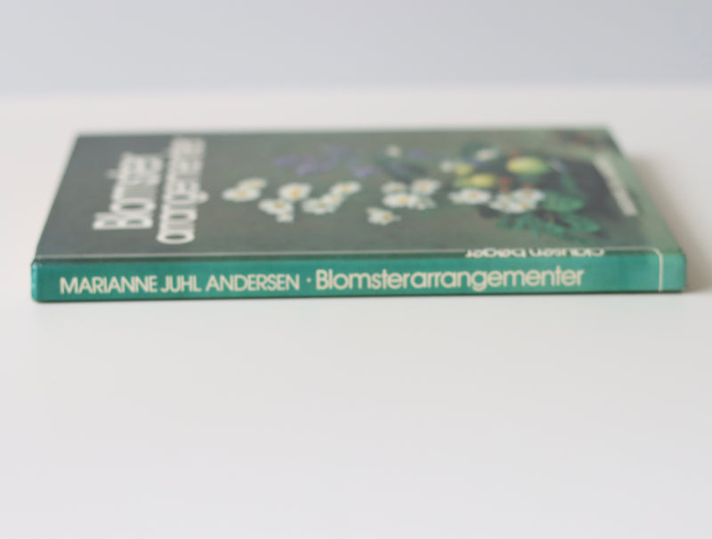 Blomster arrangementer 花のアレンジメント / Marianne Juhl Andersen │ 北欧 デンマーク ヴィンテージ フラワーアレンジメント 本