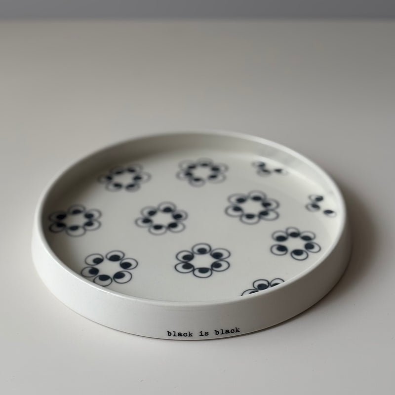 Anne Black （アンヌ・ブラック） Black is Black （ブラック・イズ・ブラック） plate 18cm │ 北欧ヴィンテージ デンマーク 食器 プレート 陶磁器