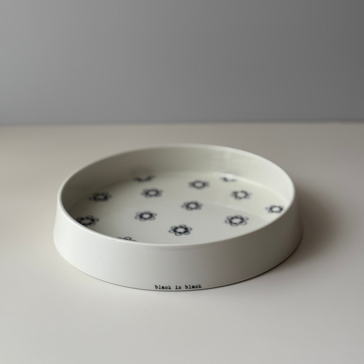 【北欧 デンマーク ヴィンテージ】Anne Black （アンヌ・ブラック） Black is Black （ブラック・イズ・ブラック） plate 23.5cm