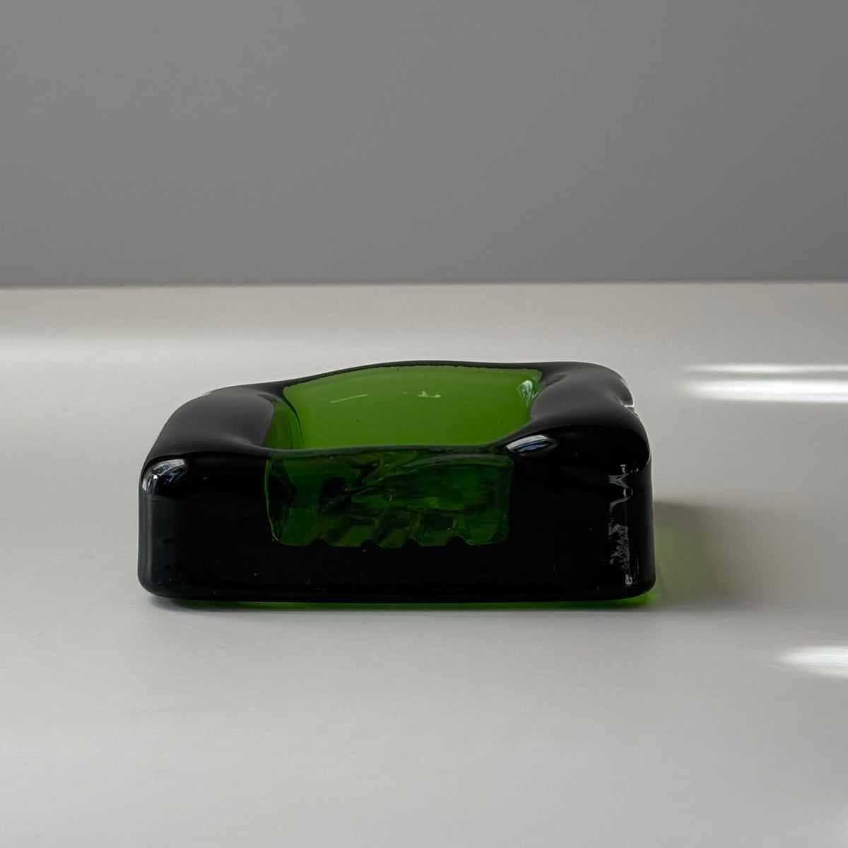 Boda （ボダ）Erik Höglund（エリック・ホグラン）ashtray green human │ 北欧 スウェーデン ヴィンテージ アッシュトレイ 人 グリーン ガラス 1781