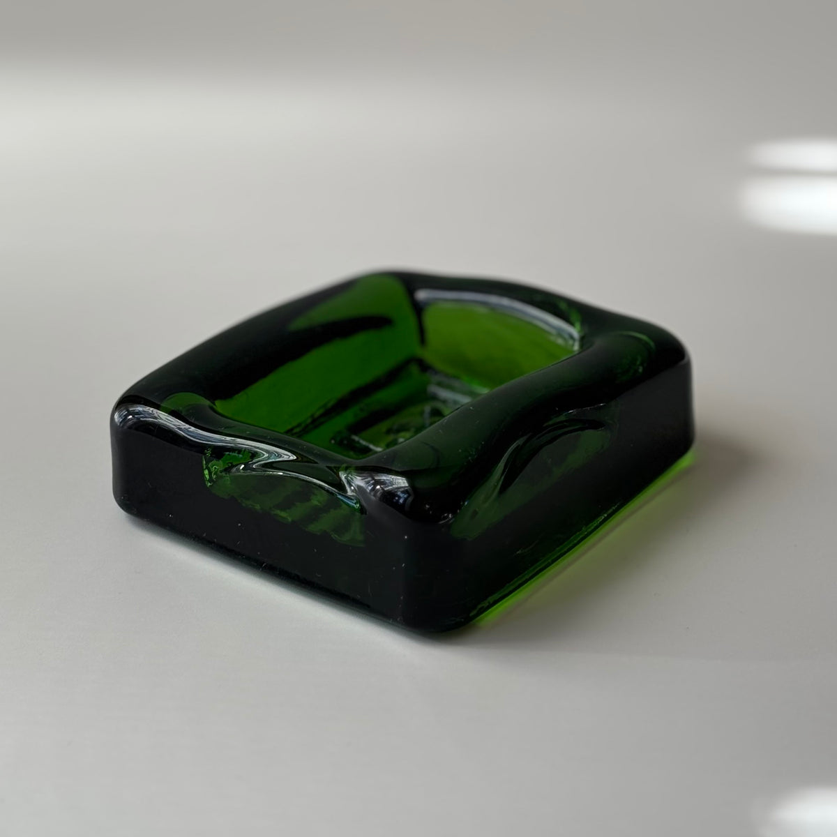 Boda （ボダ）Erik Höglund（エリック・ホグラン）ashtray green human │ 北欧 スウェーデン ヴィンテージ アッシュトレイ 人 グリーン ガラス 1781