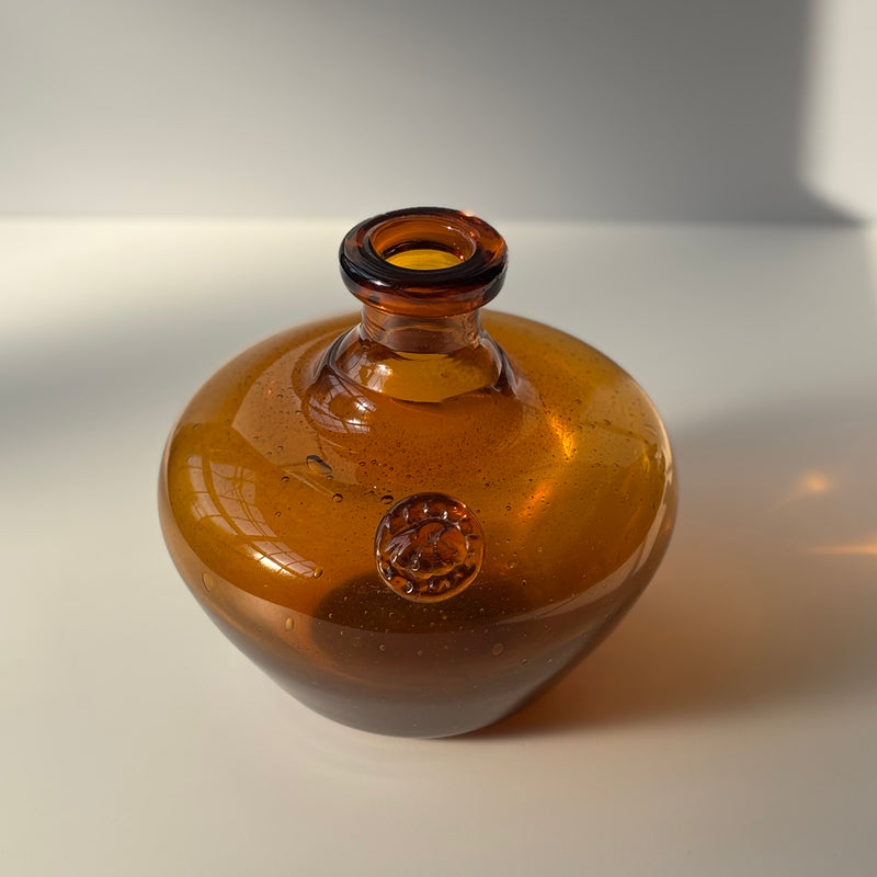 Boda（ボダ） フラワーベース アンバー H14cm / Erik Höglund ｜ 北欧ヴィンテージ スウェーデン