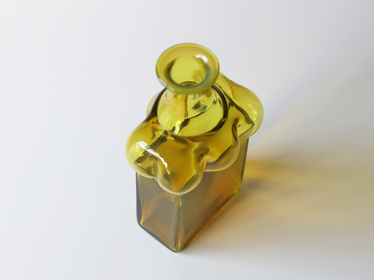 【北欧 スウェーデン ヴィンテージ】Kosta Boda （コスタ・ボダ） Bertil Vallien（バーティル・ヴァリーン） bottle yellow