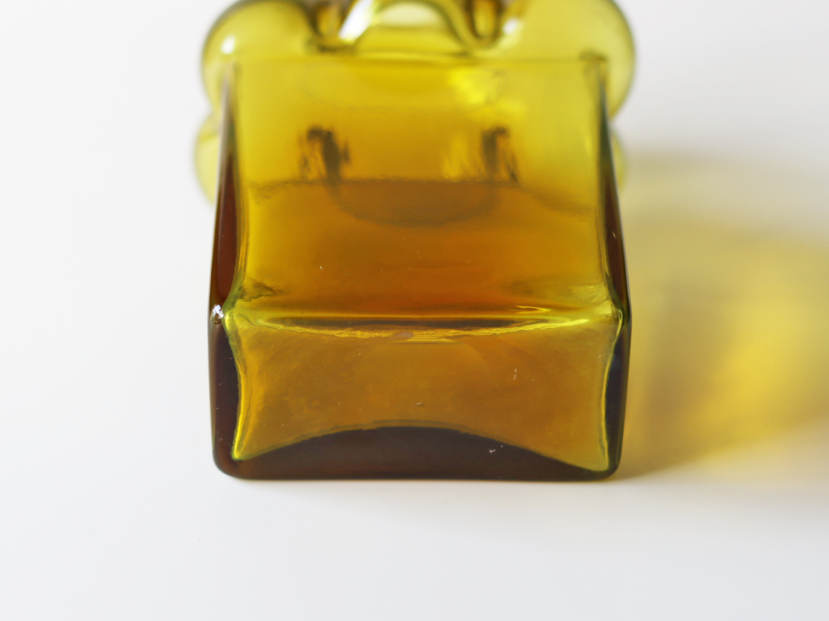 【北欧 スウェーデン ヴィンテージ】Kosta Boda （コスタ・ボダ） Bertil Vallien（バーティル・ヴァリーン） bottle yellow