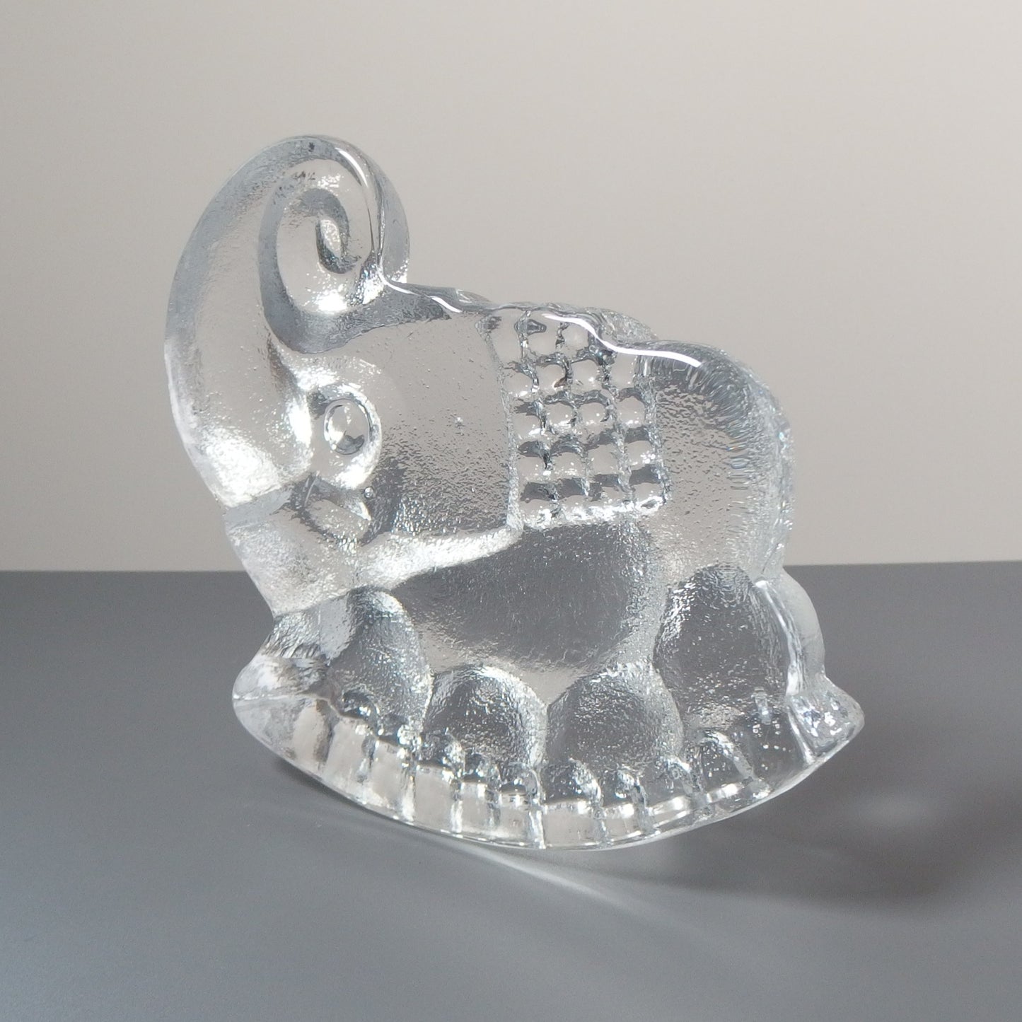 【北欧 ヴィンテージ】 Skurf （スクルーフ） glass elephant