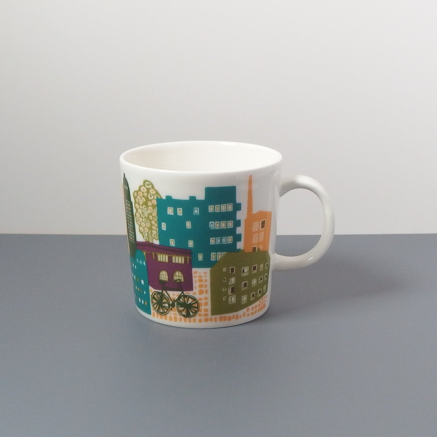 【北欧 ヴィンテージ】 Arabia （アラビア） Teema （ティーマ） mug Hometown downtown