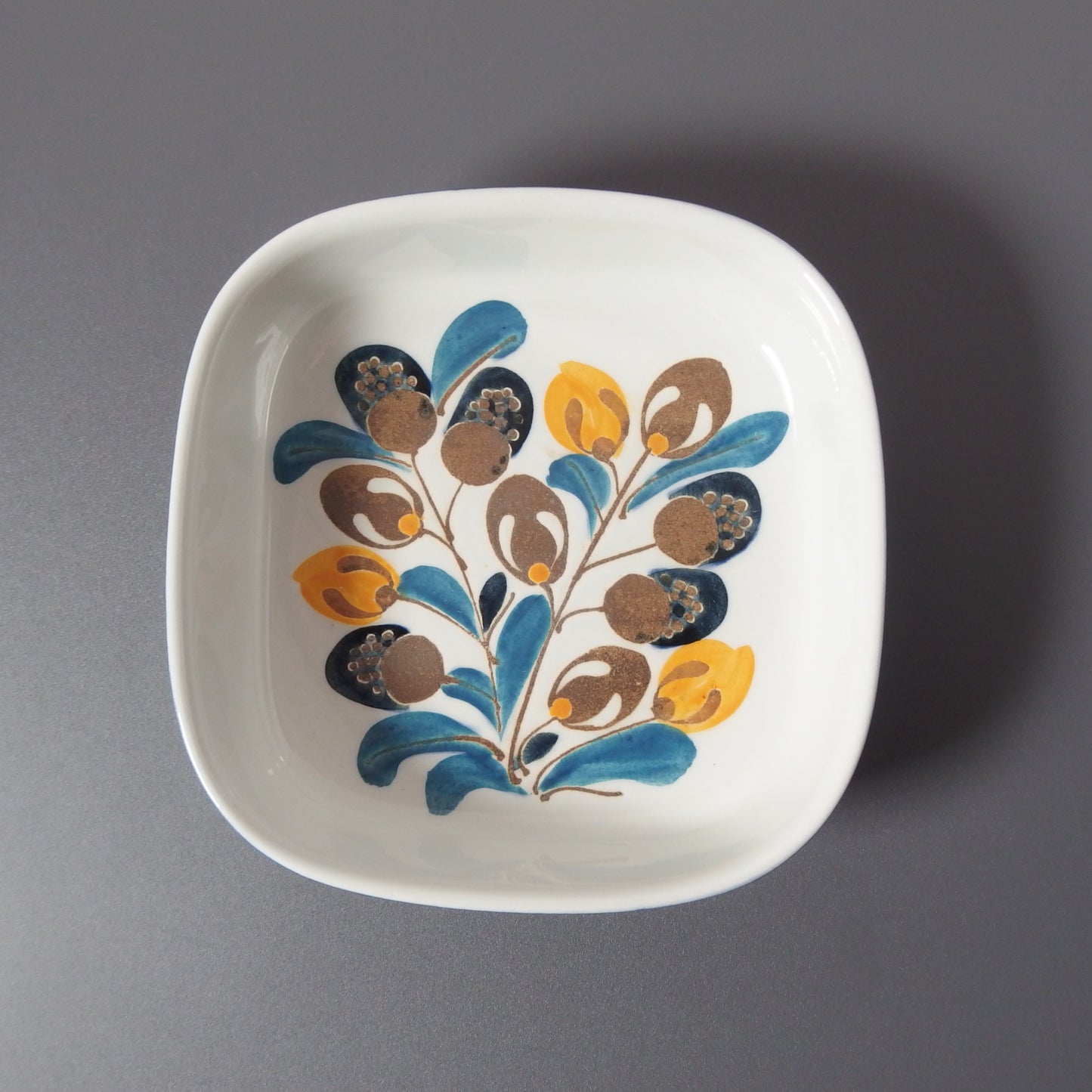 【北欧 ヴィンテージ】Royal copenhagen （ロイヤルコペンハーゲン） Baca （バッカ）square plate