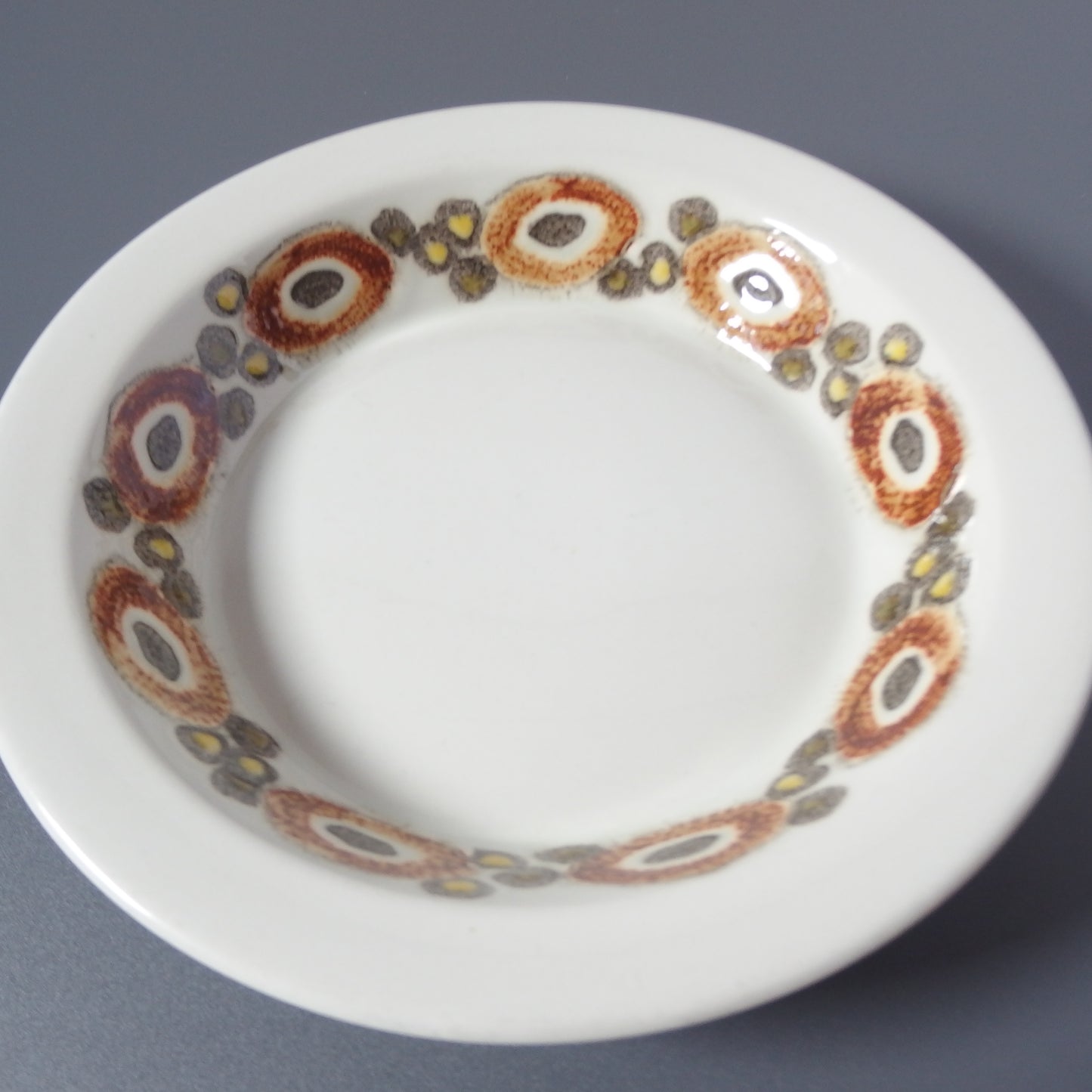【北欧 ヴィンテージ】Royal copenhagen （ロイヤルコペンハーゲン） Nucella （ヌセラ）Deep plate