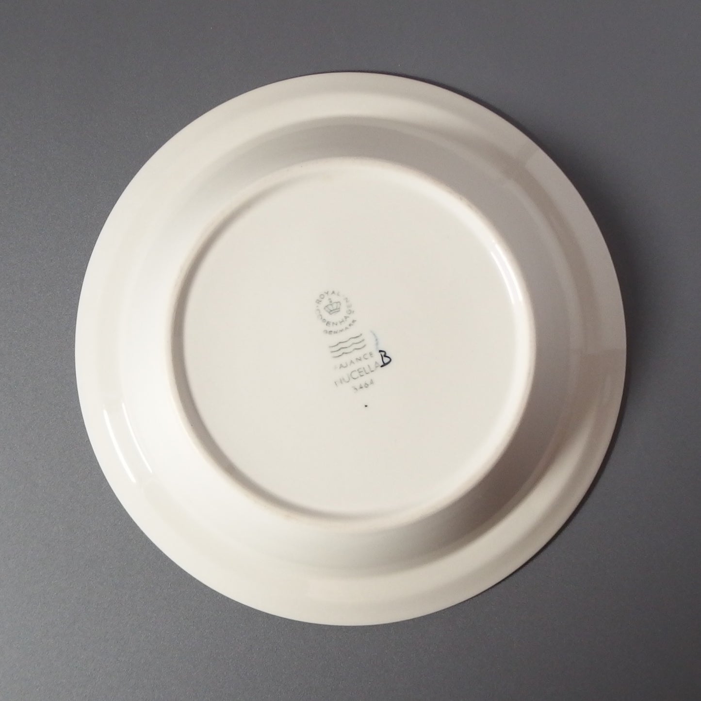 【北欧 ヴィンテージ】Royal copenhagen （ロイヤルコペンハーゲン） Nucella （ヌセラ）Deep plate