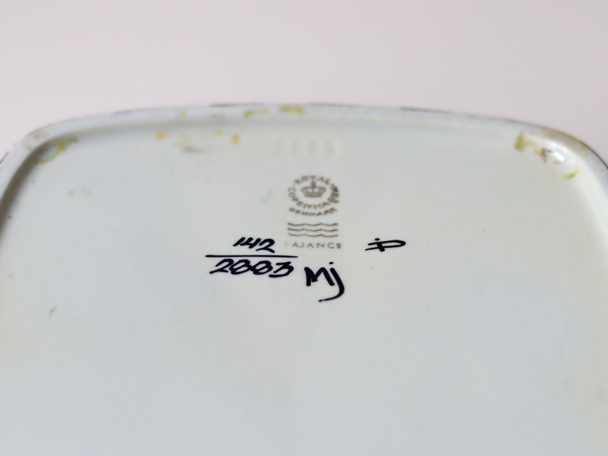 【北欧 デンマーク ヴィンテージ 】Royal copenhagen（ロイヤルコペンハーゲン) Tenera（テネラ）square plate 142/2883 MJ