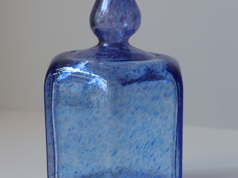 Kosta Boda（コスタ・ボダ） Antikva ブルーパープル ボトル H16.5 / Bertil Vallien ｜ 北欧ヴィンテージ スウェーデン