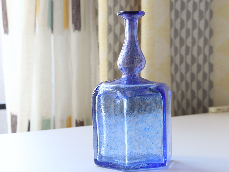 Kosta Boda（コスタ・ボダ） Antikva ブルーパープル ボトル H16.5 / Bertil Vallien ｜ 北欧ヴィンテージ スウェーデン
