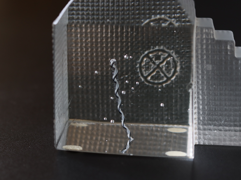 Kosta Boda （コスタ・ボダ） Bertil Vallien（バーティル・ヴァリーン） Crystal Fantasy（クリスタルファンタジー）house 98535 │ 北欧 スウェーデン ヴィンテージ ガラスアート オブジェ 階段付きの家