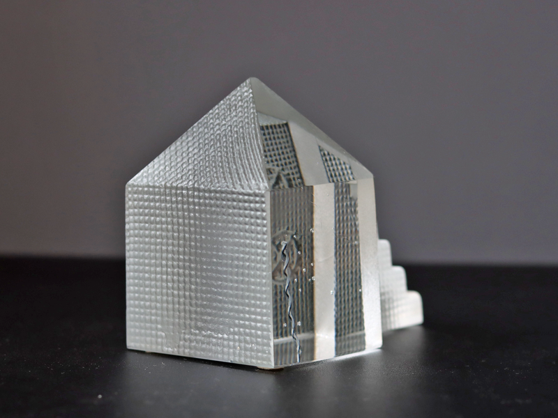 Kosta Boda （コスタ・ボダ） Bertil Vallien（バーティル・ヴァリーン） Crystal Fantasy（クリスタルファンタジー）house 98535 │ 北欧 スウェーデン ヴィンテージ ガラスアート オブジェ 階段付きの家