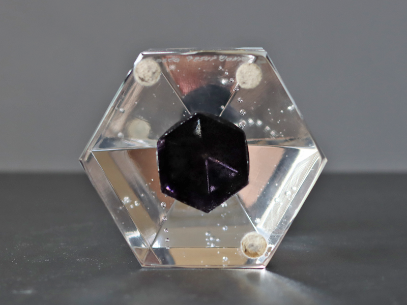 Kosta Boda （コスタ・ボダ） Bertil Vallien（バーティル・ヴァリーン） Crystal Fantasy（クリスタルファンタジー）purple hexagon 98547 │ 北欧 スウェーデン ヴィンテージ ガラスアート 六角形