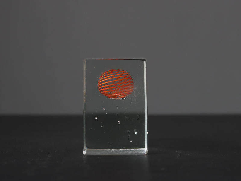 Kosta Boda （コスタ・ボダ） Bertil Vallien（バーティル・ヴァリーン） Crystal Fantasy（クリスタルファンタジー）red circle 98530 │ 北欧 スウェーデン ヴィンテージ アートガラス 赤いサークル