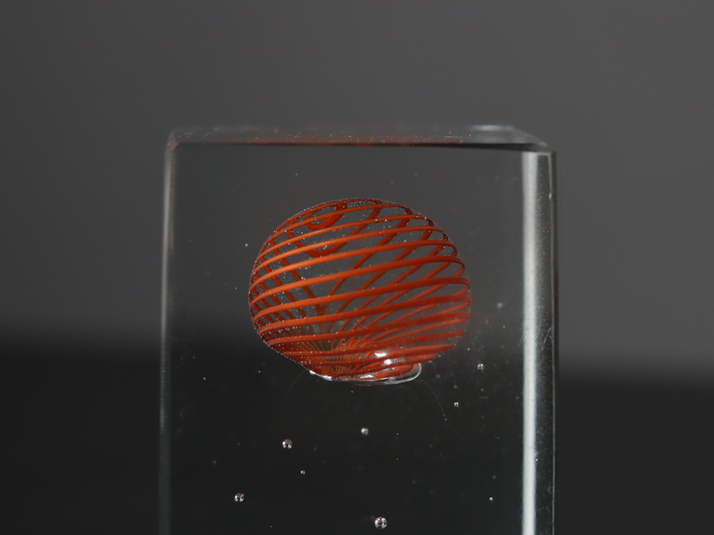 Kosta Boda （コスタ・ボダ） Bertil Vallien（バーティル・ヴァリーン） Crystal Fantasy（クリスタルファンタジー）red circle 98530 │ 北欧 スウェーデン ヴィンテージ アートガラス 赤いサークル